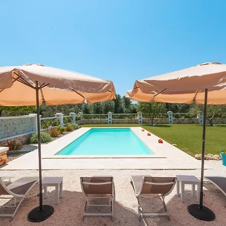 Trulli Olea With Pool Willa San Vito dei Normanni